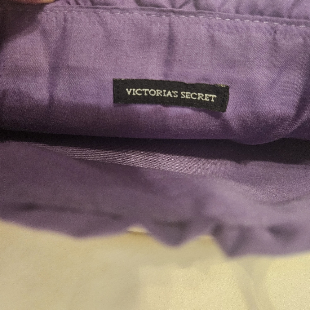 VICTORIA'S SECRET Top Handle Purple Ruffle Straw Purse - Picture 8 of 8